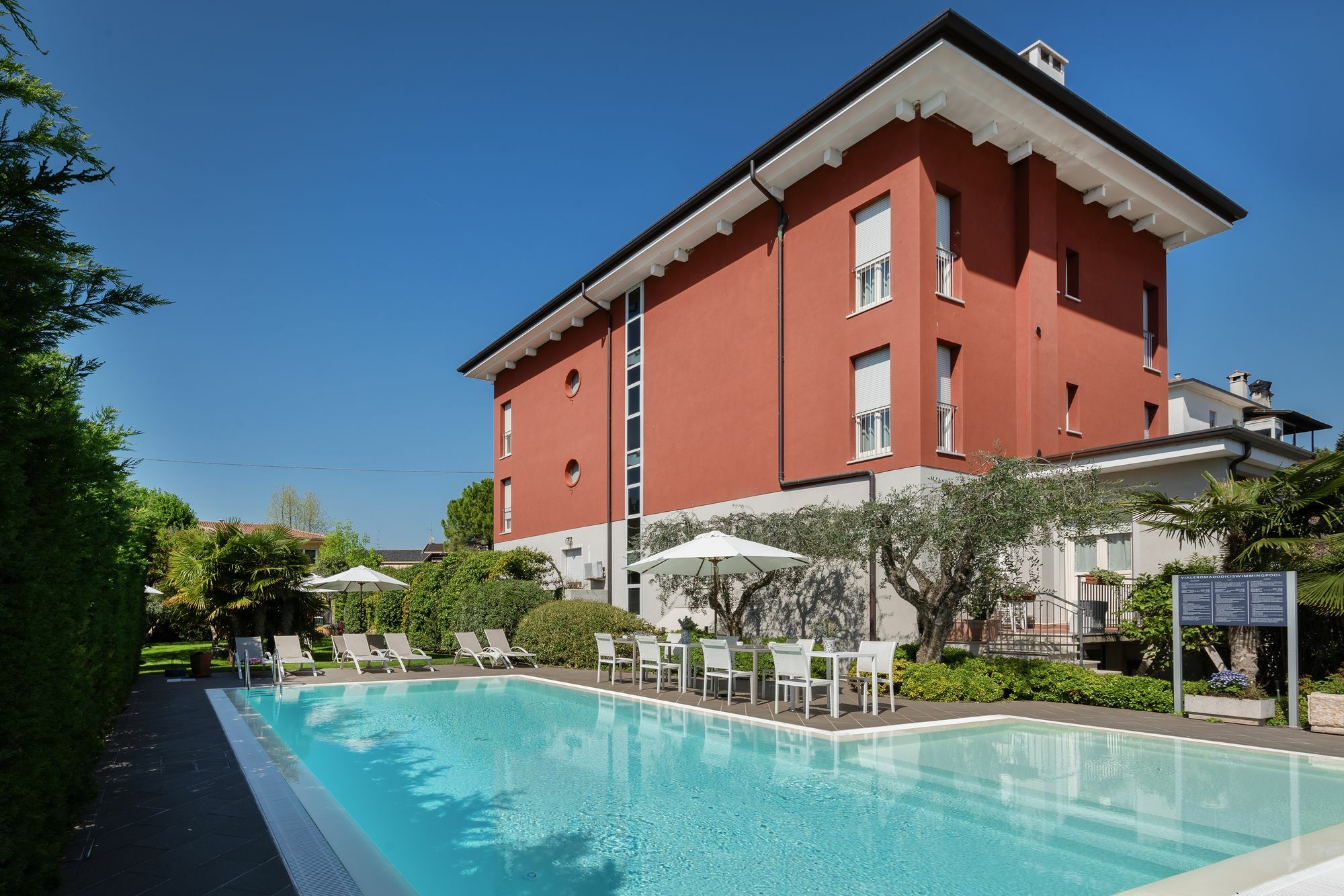 Vialeromadodici Rooms & Apartments Lazise Eksteriør billede